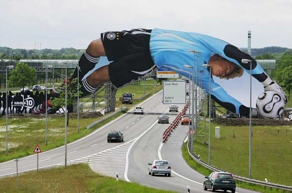 30+ Creative Outdoor Advertisements kahn bridge 02 e1360583390487 30+ Creative Outdoor Advertisements